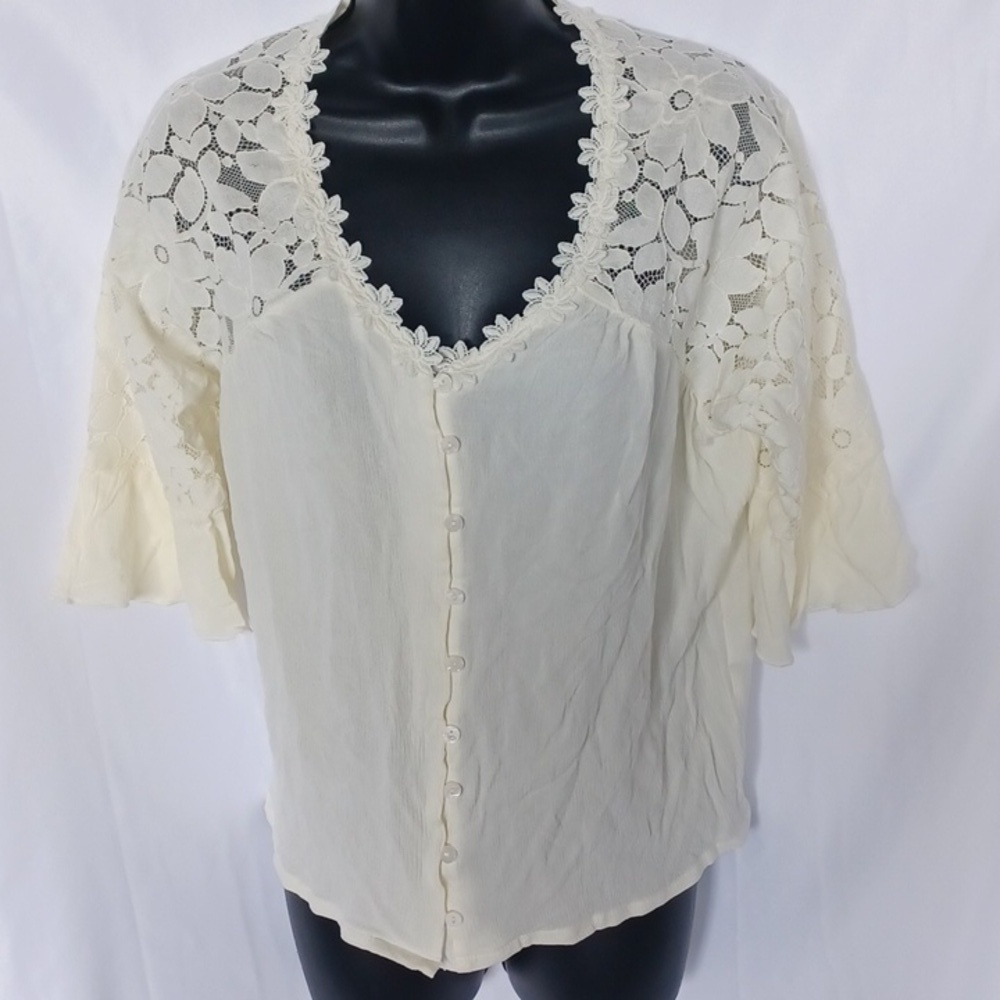Amaryllis Lace Sleeve Blouse